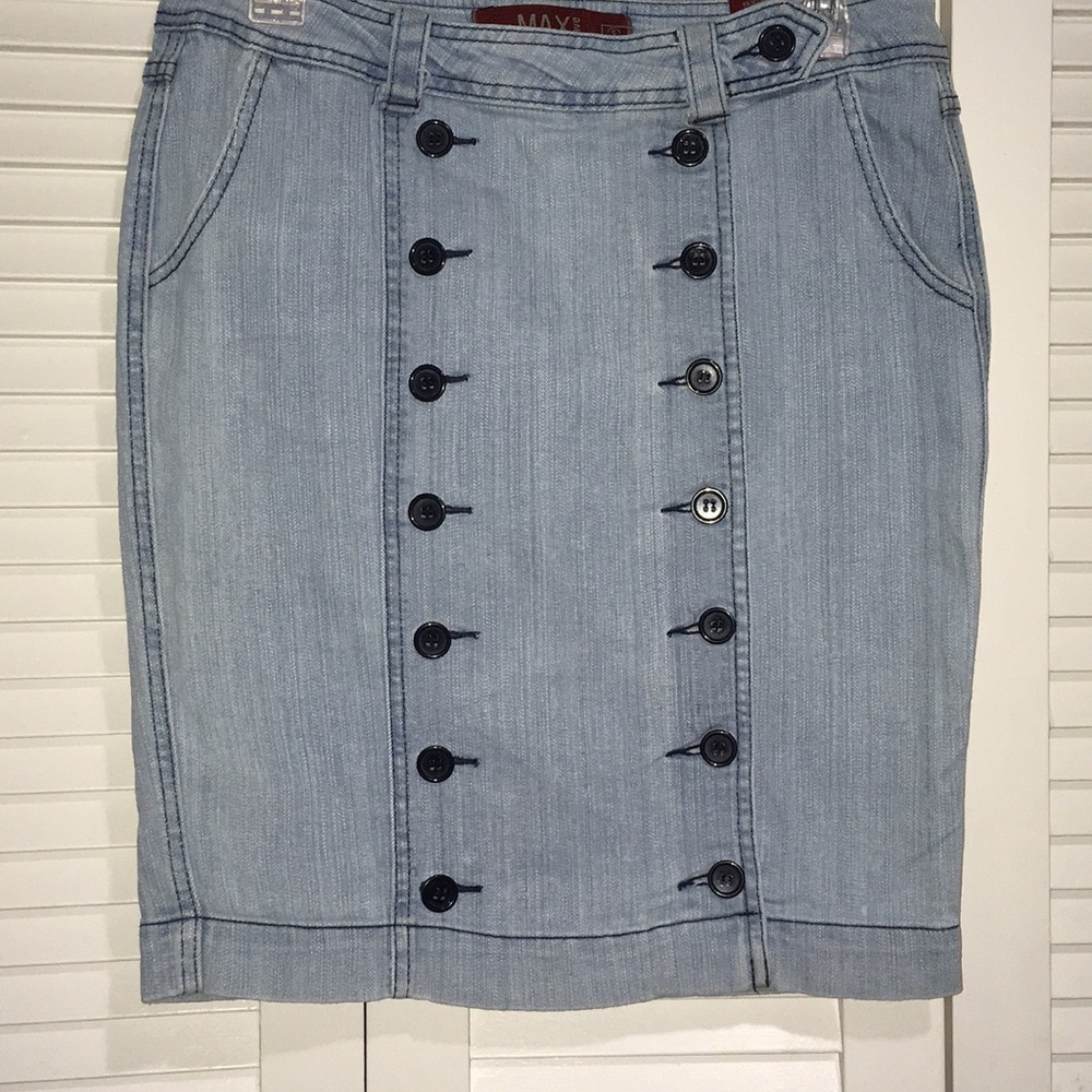 Light wash navy buttoned midi skirt never worn